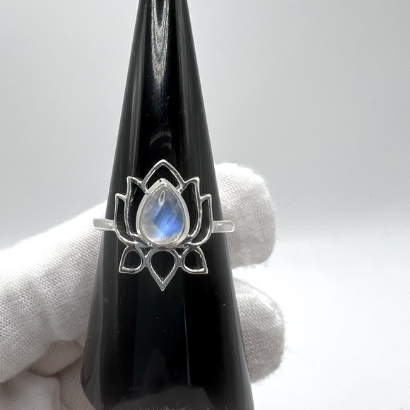 Natural Rainbow Moonstone Sterling Silver Lotus Flower Ring - Picture 10 of 14